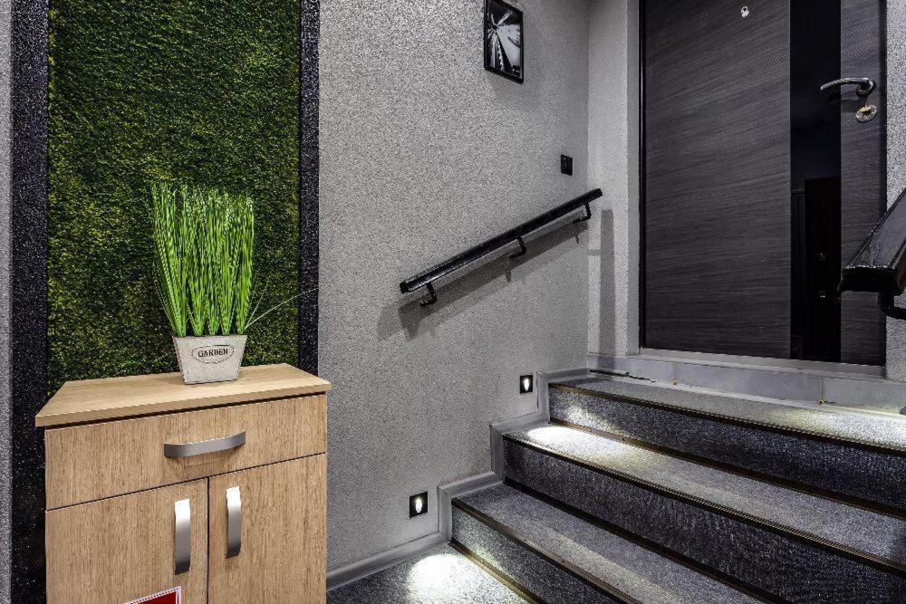 The Cube Rooms Lviv Ngoại thất bức ảnh